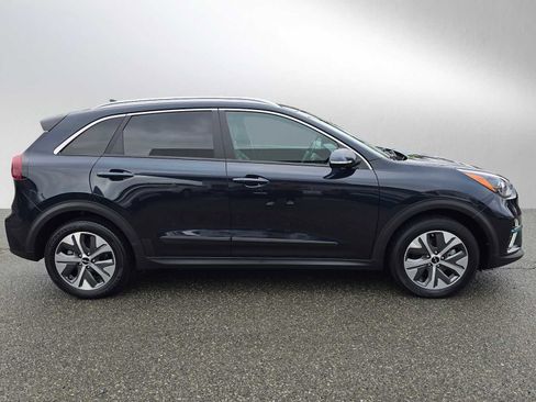 Used 2022 Kia Niro EX w/ Cold Weather Package image 2