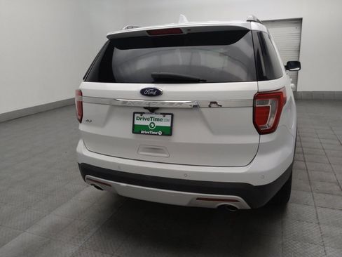 Used 2017 Ford Explorer XLT w/ Equipment Group 202A FWD image 7