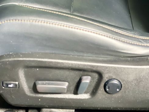 Used 2018 Toyota Highlander XLE FWD image 15
