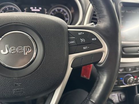 Used 2015 Jeep Cherokee Latitude w/ Cold Weather Group image 33