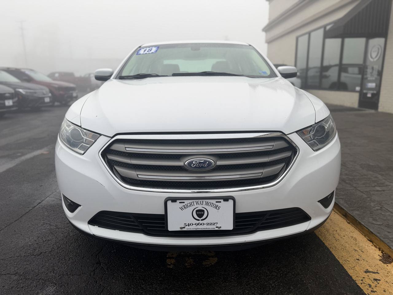 Used 2018 Ford Taurus SEL FWD image 7
