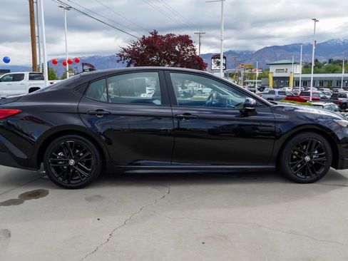 Certified 2025 Toyota Camry SE FWD image 9