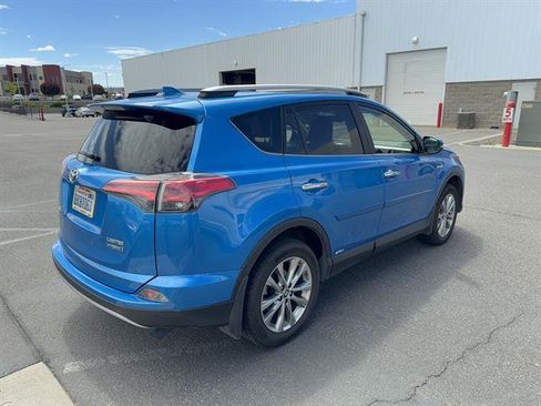 Used 2018 Toyota RAV4 Limited w/ Advanced Technology Package AWD/4WD image 2