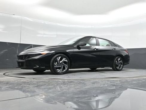 Used 2024 Hyundai Elantra Limited FWD image 53