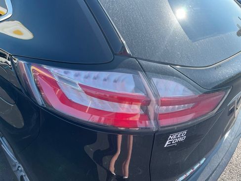 Used 2019 Ford Edge Titanium w/ Equipment Group 301A AWD/4WD image 19