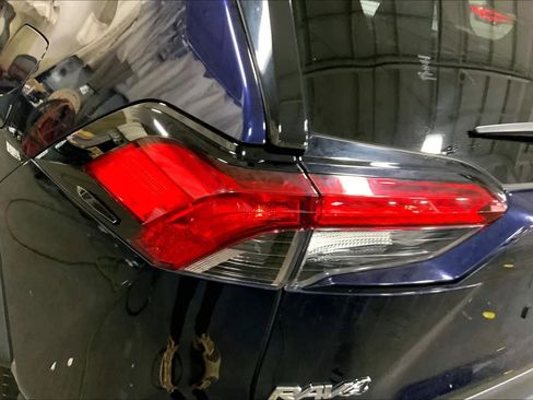 Used 2023 Toyota RAV4 XLE Premium image 29