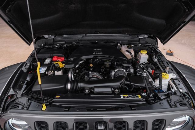 Used 2021 Jeep Gladiator Mojave AWD/4WD image 33