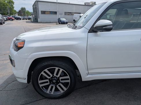 Used 2024 Toyota 4Runner Limited AWD/4WD image 2