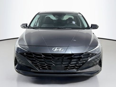 Used 2021 Hyundai Elantra Limited w/ Cargo Package FWD image 2