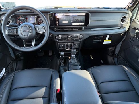 New 2025 Jeep Gladiator Sport image 10