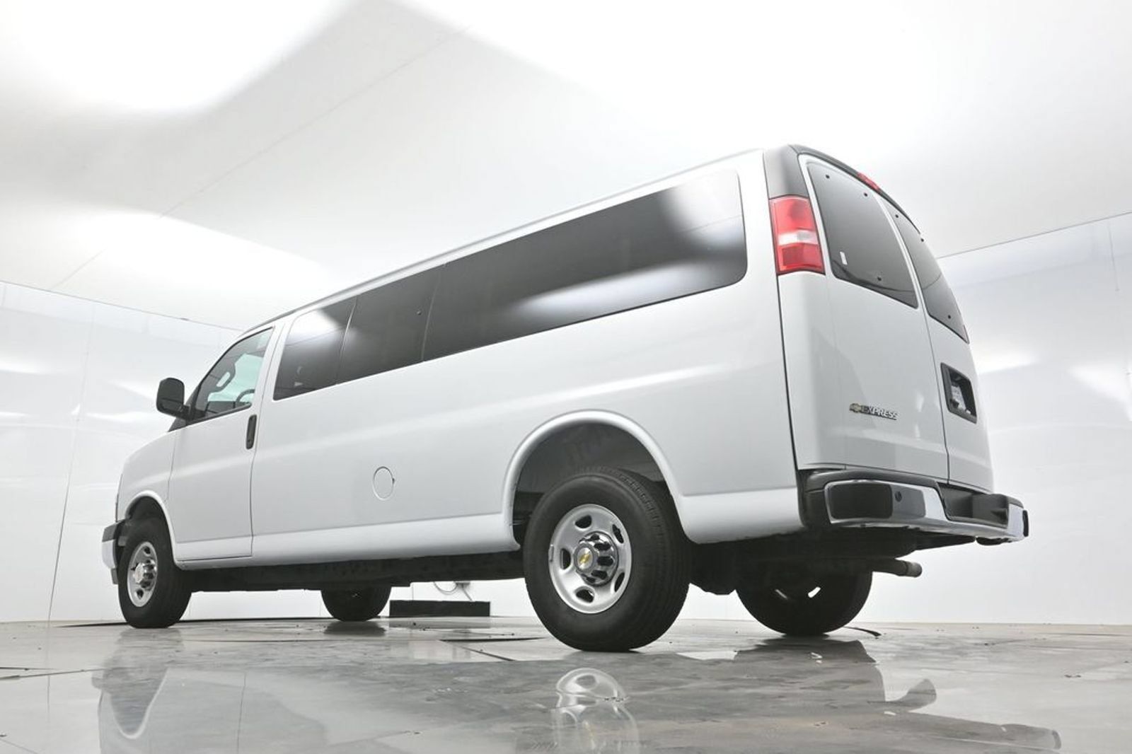 Used 2025 Chevrolet Express 3500 LT w/ LT Preferred Equipment Group RWD image 58