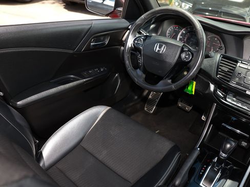 Used 2017 Honda Accord Sport image 24