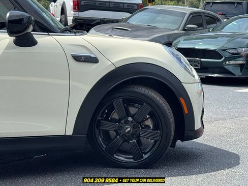 Used 2023 MINI Cooper S w/ Signature Upholstery Package FWD image 9