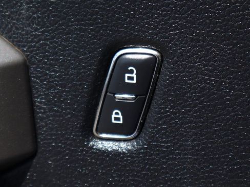 Used 2017 Ford F350 Lariat w/ Chrome Package image 14