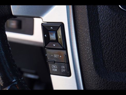 Used 2014 Ford F150 Platinum image 24