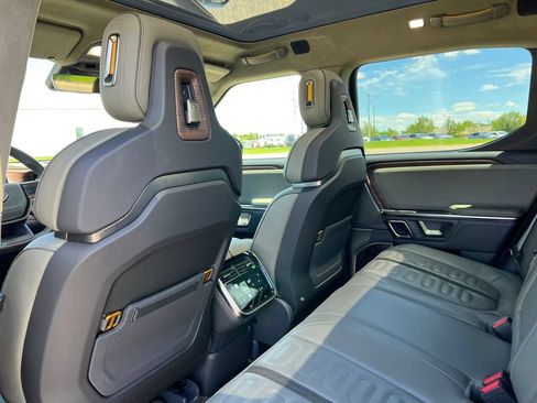 Used 2022 Rivian R1T Launch Edition AWD/4WD image 32
