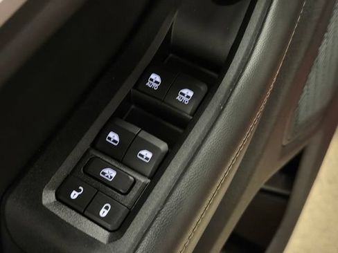 Used 2023 Jeep Grand Cherokee Limited AWD/4WD image 28