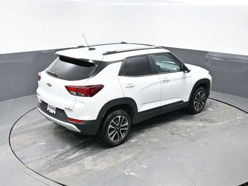 Used 2025 Chevrolet TrailBlazer LT w/ Driver Confidence Package image 39