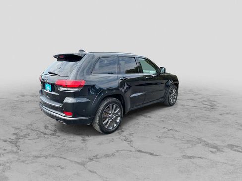 Used 2018 Jeep Grand Cherokee Overland AWD/4WD image 8