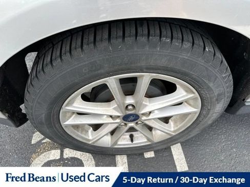 Used 2017 Ford Focus SE FWD image 16