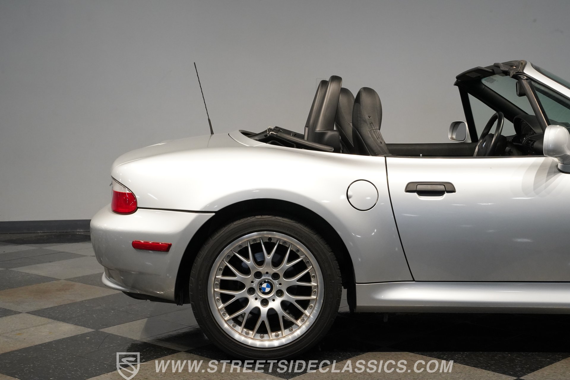 Used 2001 BMW Z3 3.0i RWD image 26