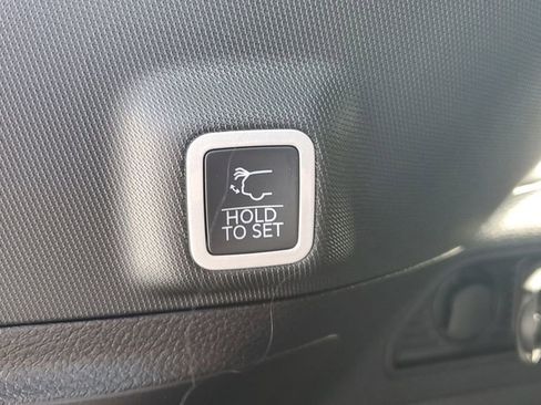 New 2025 Jeep Grand Cherokee Altitude image 10