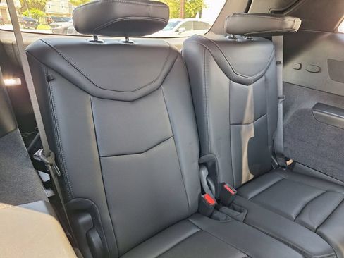 Used 2024 Cadillac XT6 Premium Luxury w/ Technology Package AWD/4WD image 34