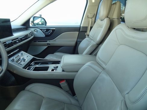 Used 2021 Lincoln Aviator Reserve w/ Equipment Group 202A image 6