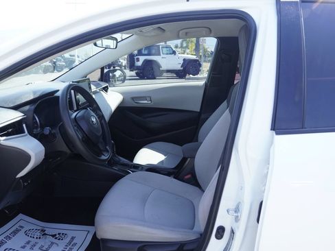 Used 2020 Toyota Corolla LE w/ Carpet Mat Package (TMS) FWD image 22