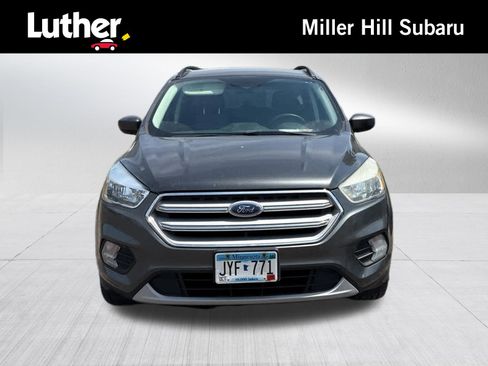 Used 2018 Ford Escape SE w/ SE Sync 3 Package AWD/4WD image 1