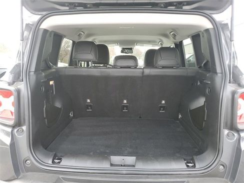 Used 2023 Jeep Renegade Limited image 27