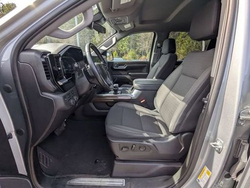 Used 2023 Chevrolet Silverado 1500 LT Trail Boss w/ Convenience Package II image 9