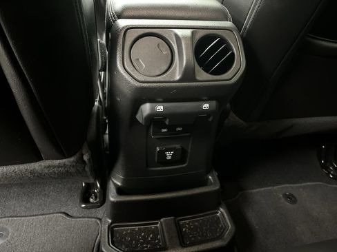 Used 2023 Jeep Wrangler Unlimited Sahara w/ Cold Weather Group AWD/4WD image 11