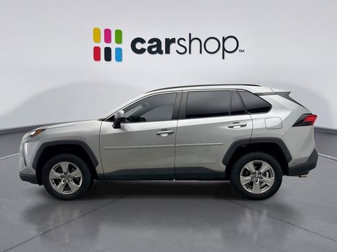 Used 2022 Toyota RAV4 XLE image 2