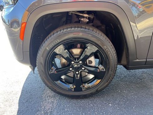 New 2026 Jeep Grand Cherokee Limited RWD image 5