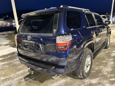 Used 2020 Toyota 4Runner SR5 Premium image 11