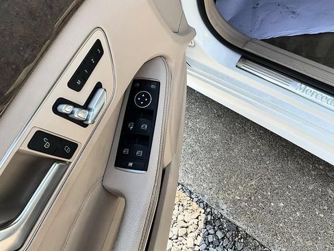 Used 2014 Mercedes-Benz E 350 4MATIC Sedan image 14