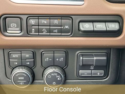 Certified 2024 Chevrolet Tahoe High Country w/ Advanced Technology Package image 40