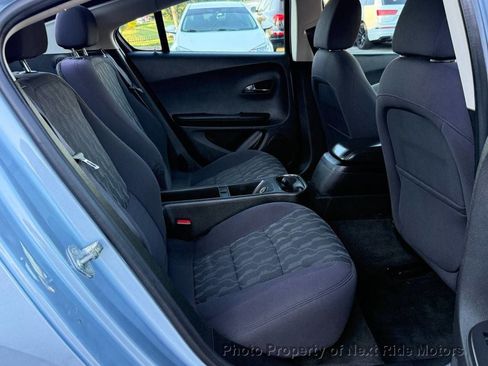 Used 2013 Chevrolet Volt FWD image 10