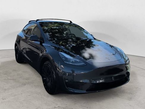 Used 2024 Tesla Model Y Long Range AWD/4WD image 7