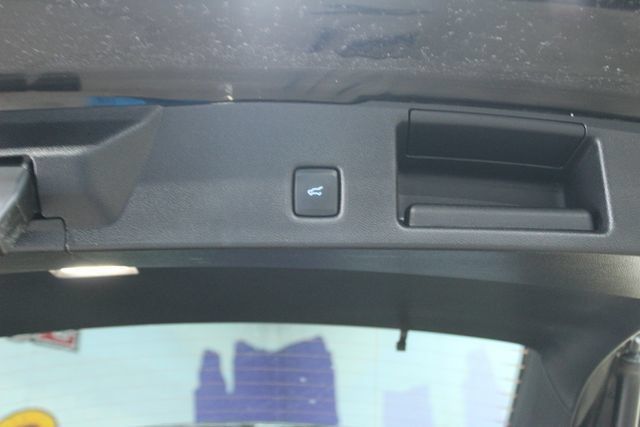 Used 2025 Ford Escape Platinum AWD/4WD image 16
