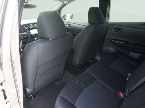 Used 2018 Nissan Leaf SV FWD image 11