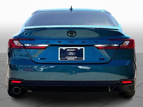 Used 2025 Toyota Camry SE w/ Convenience Package image 5