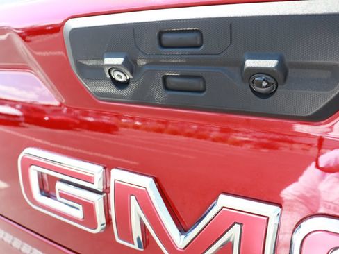 Used 2022 GMC Sierra 1500 SLT w/ SLT Premium Package AWD/4WD image 8