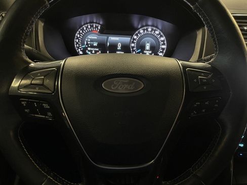 Used 2019 Ford Explorer Platinum image 13