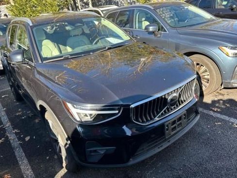 Used 2023 Volvo XC40 B5 Plus w/ Protection Package Premier image 3