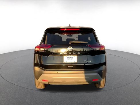 Used 2023 Nissan Rogue SV image 12