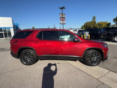 Used 2023 Chevrolet Traverse RS w/ LPO, Cargo Package image 9
