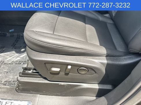 Used 2023 Chevrolet Tahoe Z71 w/ Luxury Package AWD/4WD image 18