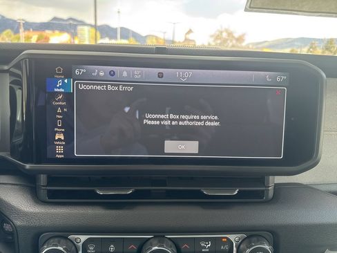 New 2026 Jeep Gladiator Sport AWD/4WD image 17